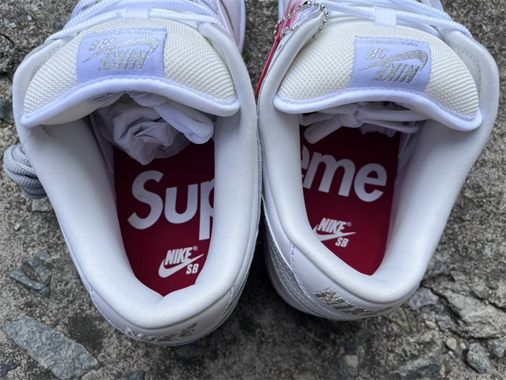Supreme x Nike SB Dunk Low