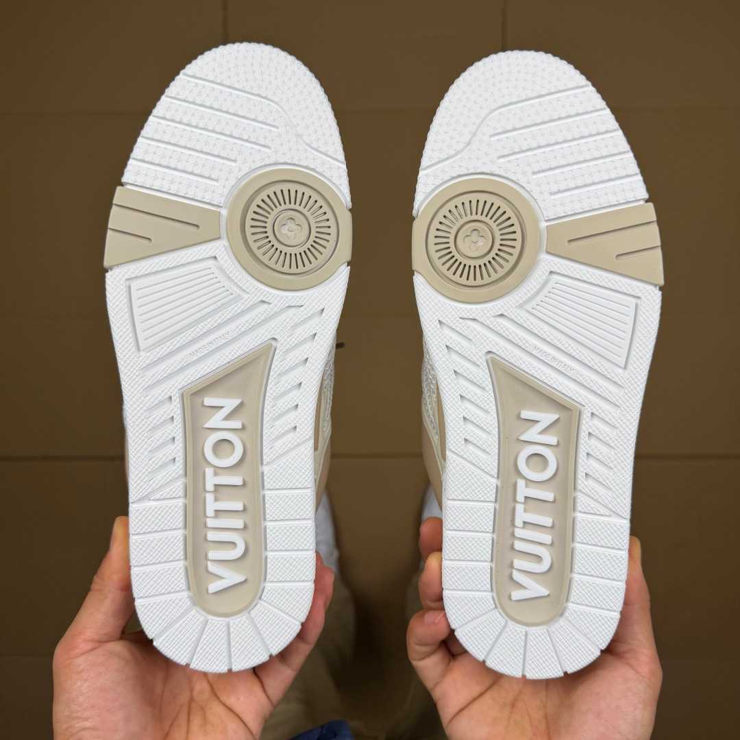 Beige Skates