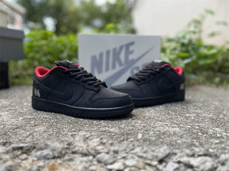 Supreme x Nike SB Dunk Low Black