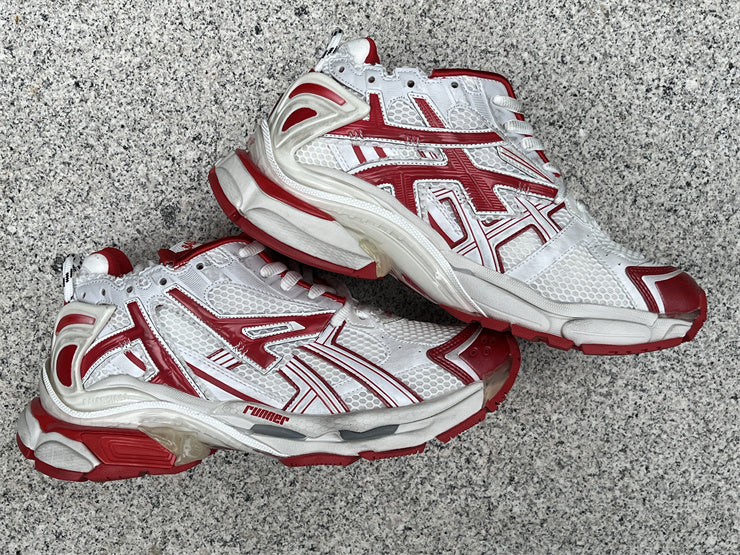 White and Red Runners