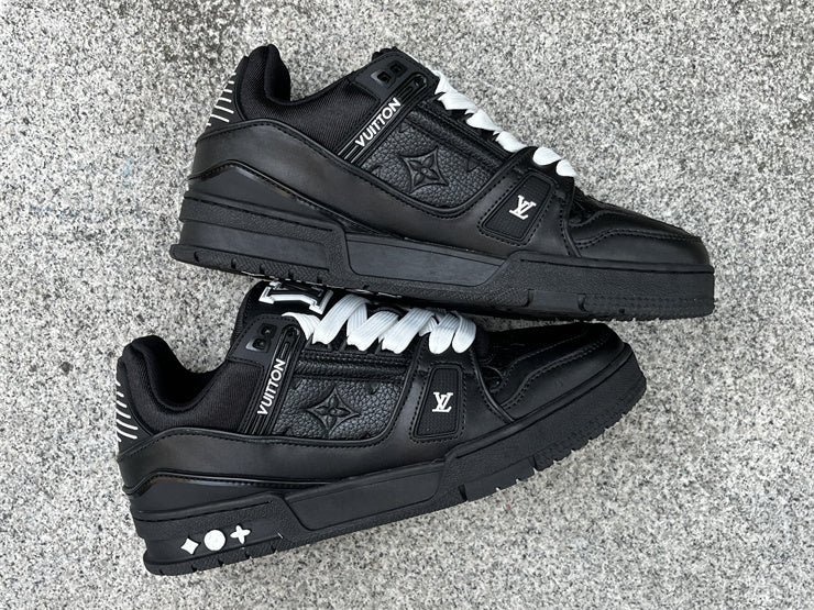 Black Trainer