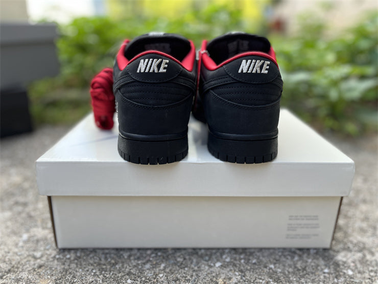 Supreme x Nike SB Dunk Low Black