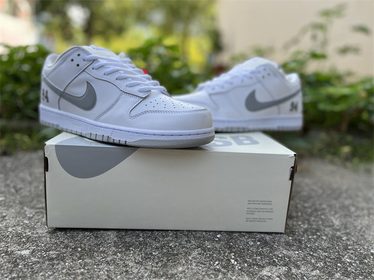 Supreme x Nike SB Dunk Low